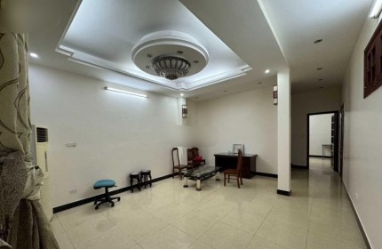 Cho thuê nhà ngõ Đường Bưởi, Ba Đình, 120m- 3,5T- MT 5m - Giá 32 triệu